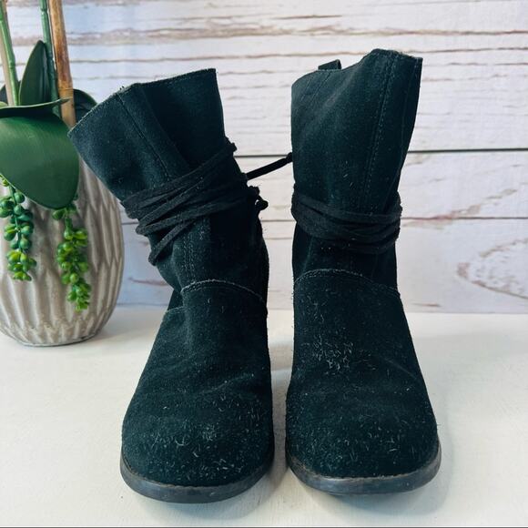 TOMS Mila Black Suede Heeled Bootie Sz6 - Picture 4 of 12